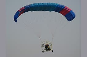 טיסת חוויה בטרקטורון מעופף באזור המרכז - דקל מצנחי רחיפה 